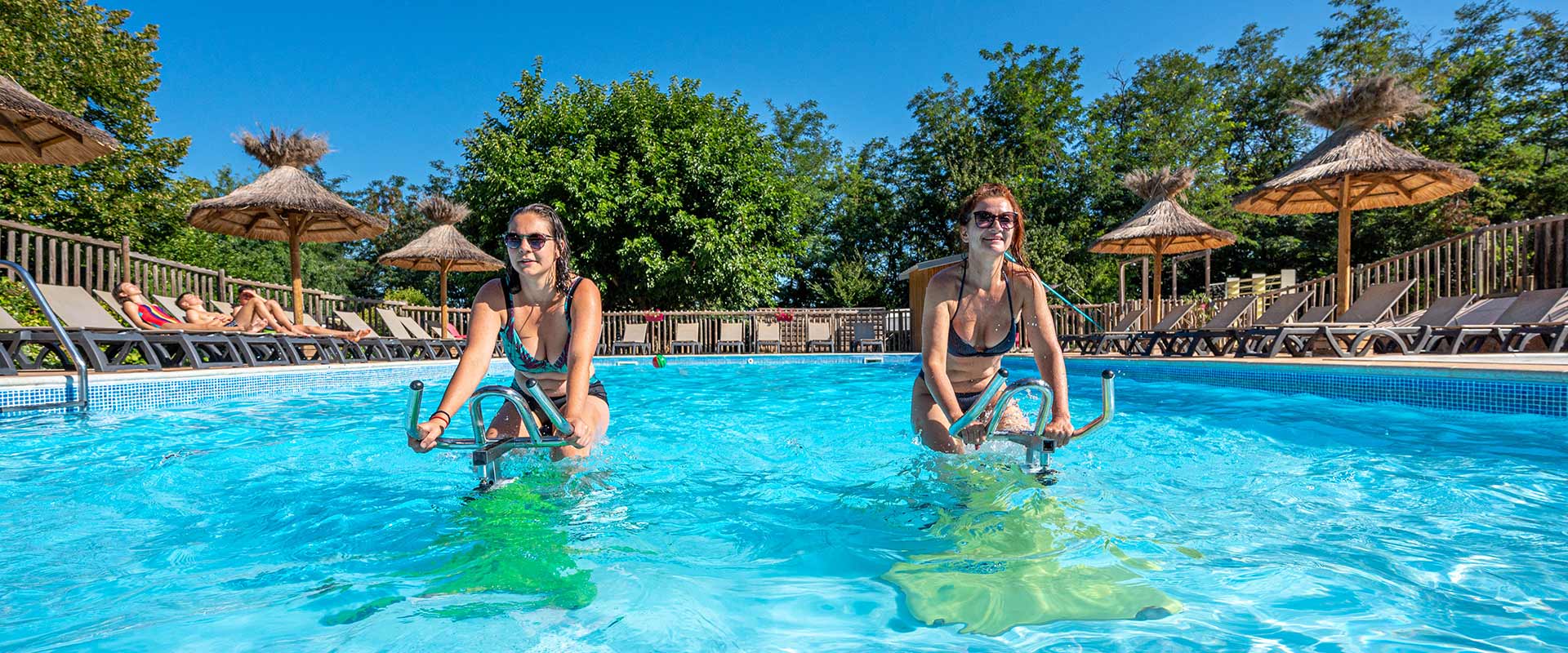 activités aquatiques piscine du camping drome